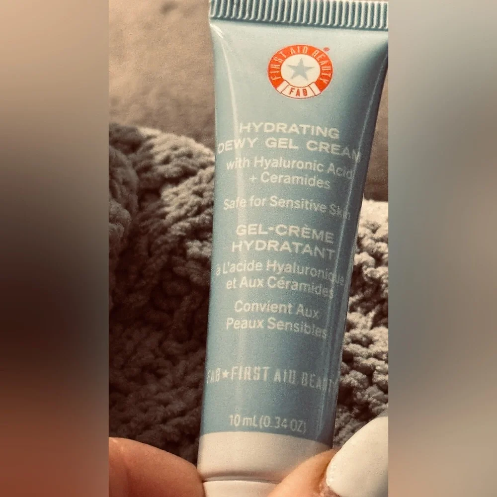 First Aid Beauty Hydrating Dewy Gel Cream